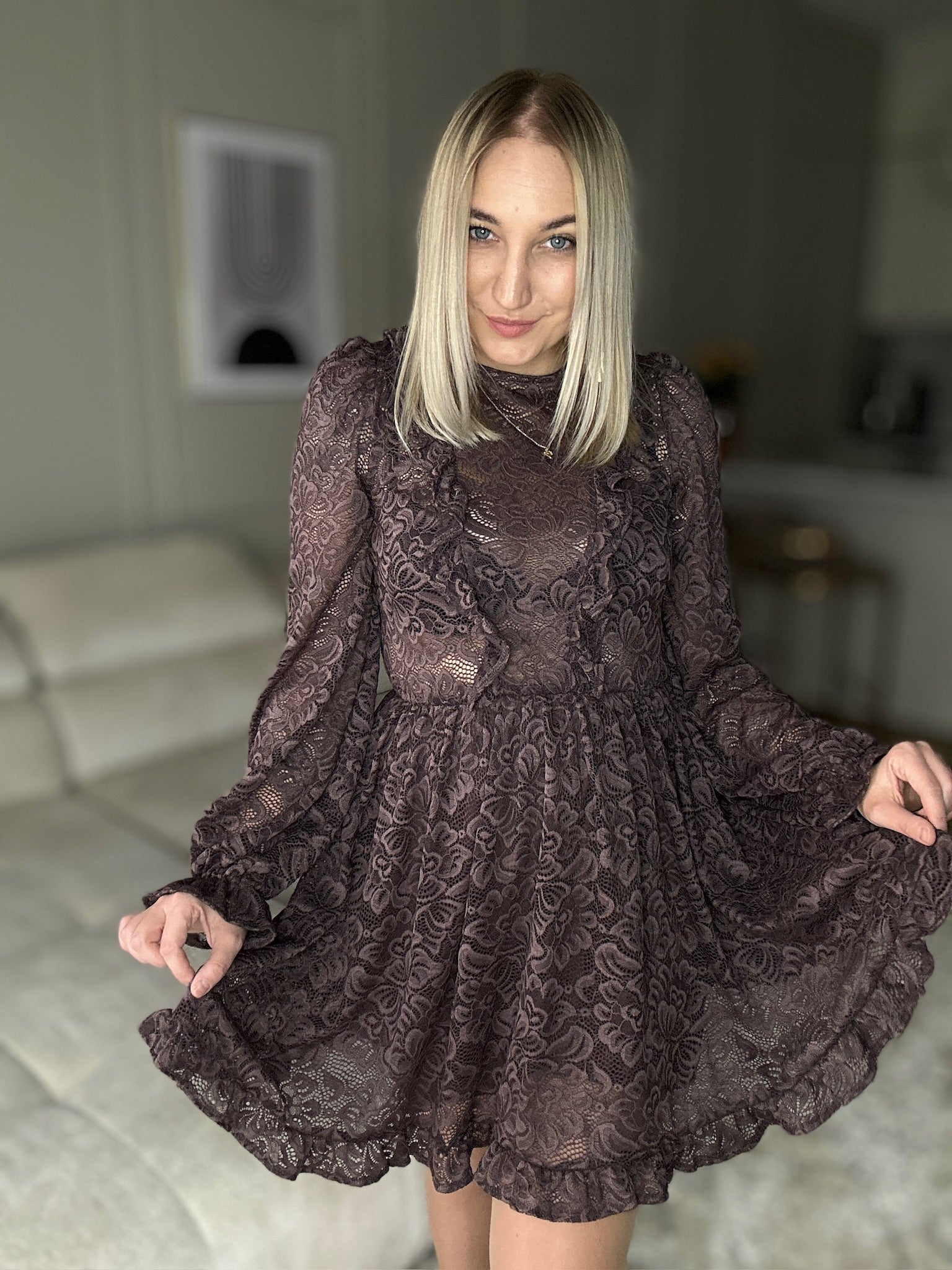 Sukienka koronkowa POLSKA PRODUKCJA - czekolada